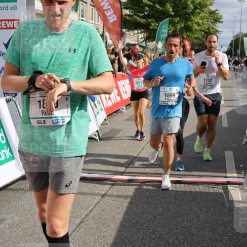 15.09.2024 - PSD Bank Halbmarathon Strokosch-Dieckow http://msf.ph/oto/7096400 15.09.2024 12:01:17 Ziel 1492, 1732, 1755, 1769, 1782, 1792, 1868, 1880, 1899, 1969, 2223, 2293, 2682, 2772, 2813, 2824, 2875, 2910, 2952, 2953, 2961, 3023, 3171 meine-sportfotos.de
