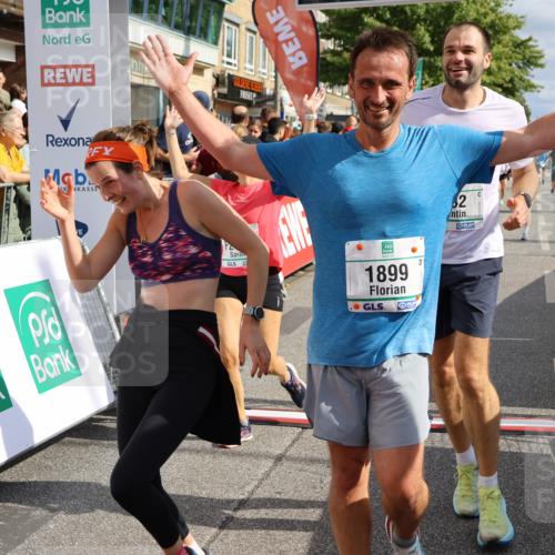 15.09.2024 - PSD Bank Halbmarathon Strokosch-Dieckow http://msf.ph/oto/7096406 15.09.2024 12:01:18 Ziel 1492, 1732, 1755, 1769, 1782, 1792, 1868, 1880, 1899, 1969, 2223, 2236, 2237, 2682, 2772, 2813, 2824, 2875, 2910, 2952, 2953, 2961, 3023 meine-sportfotos.de