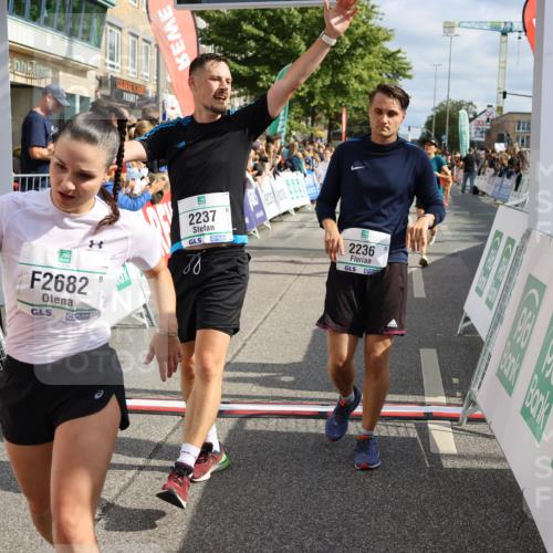 15.09.2024 - PSD Bank Halbmarathon Strokosch-Dieckow http://msf.ph/oto/7096425 15.09.2024 12:01:27 Ziel 1631, 1732, 1755, 1880, 1899, 2236, 2237, 2682, 2710, 2772, 2805, 2824, 2843, 2952, 2953, 2964, 3190 meine-sportfotos.de
