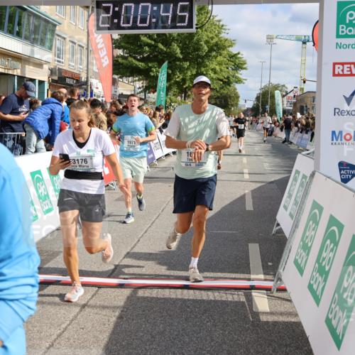 15.09.2024 - PSD Bank Halbmarathon Strokosch-Dieckow http://msf.ph/oto/7096434 15.09.2024 12:01:36 Ziel 1631, 1695, 1710, 1804, 1971, 2236, 2237, 2506, 2682, 2710, 2805, 2843, 2964, 3176, 3190 meine-sportfotos.de