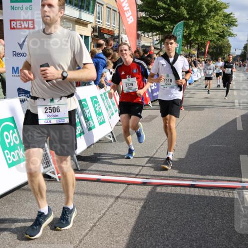 15.09.2024 - PSD Bank Halbmarathon Strokosch-Dieckow http://msf.ph/oto/7096445 15.09.2024 12:01:44 Ziel 1523, 1695, 1710, 1804, 1809, 1823, 1971, 2010, 2279, 2329, 2413, 2506, 2843, 3176, 3190, 3195 meine-sportfotos.de