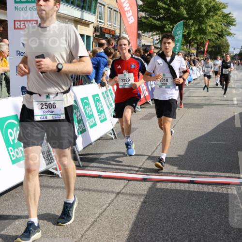 15.09.2024 - PSD Bank Halbmarathon Strokosch-Dieckow http://msf.ph/oto/7096446 15.09.2024 12:01:44 Ziel 1523, 1695, 1710, 1804, 1809, 1823, 1971, 2010, 2279, 2329, 2413, 2506, 2843, 3176, 3190, 3195 meine-sportfotos.de
