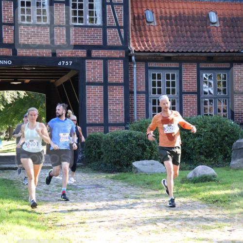 22.09.2024 - 32. Volkslauf durch das schöne Alstertal Luisa Fischer http://msf.ph/oto/7102133 22.09.2024 11:00:10 Laufen 3200, 1757, 3028, 3377 meine-sportfotos.de