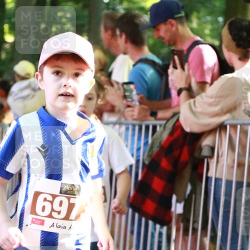 22.09.2024 - 32. Volkslauf durch das schöne Alstertal H.Heesch http://msf.ph/oto/7109853 22.09.2024 10:43:20 Ziel  meine-sportfotos.de
