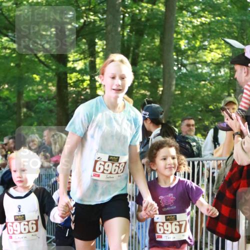 22.09.2024 - 32. Volkslauf durch das schöne Alstertal H.Heesch http://msf.ph/oto/7110044 22.09.2024 10:44:09 Ziel  meine-sportfotos.de