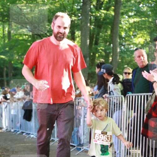 22.09.2024 - 32. Volkslauf durch das schöne Alstertal H.Heesch http://msf.ph/oto/7110180 22.09.2024 10:44:50 Ziel 5037 meine-sportfotos.de
