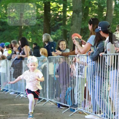22.09.2024 - 32. Volkslauf durch das schöne Alstertal H.Heesch http://msf.ph/oto/7110271 22.09.2024 10:45:19 Ziel 5021, 5043, 5973 meine-sportfotos.de