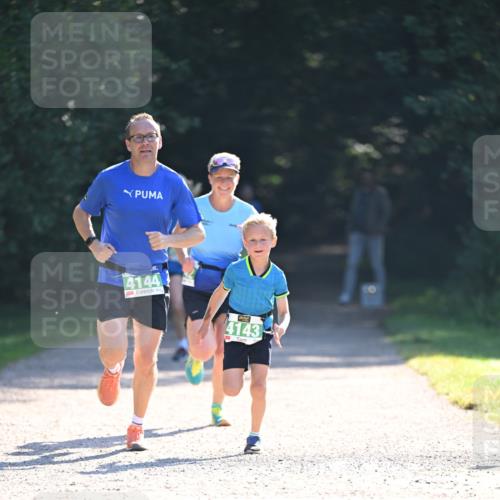 22.09.2024 - 32. Volkslauf durch das schöne Alstertal Dr. Thomas Lammeyer http://msf.ph/oto/7110377 22.09.2024 10:50:51 Laufen 4144, 4143 meine-sportfotos.de