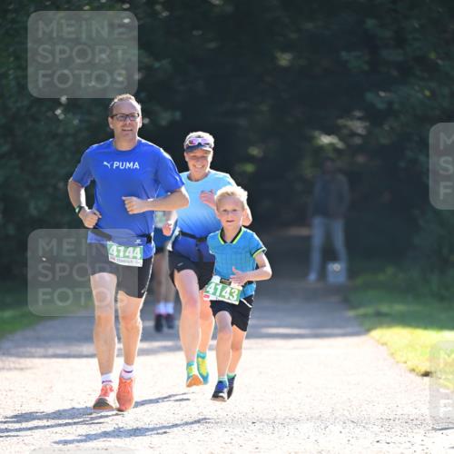 22.09.2024 - 32. Volkslauf durch das schöne Alstertal Dr. Thomas Lammeyer http://msf.ph/oto/7110379 22.09.2024 10:50:51 Laufen 4144, 4143 meine-sportfotos.de