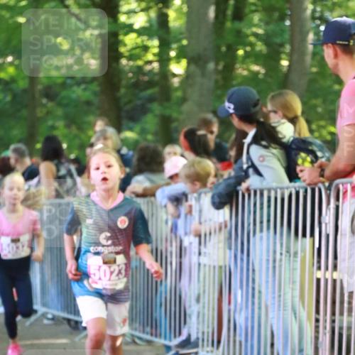 22.09.2024 - 32. Volkslauf durch das schöne Alstertal H.Heesch http://msf.ph/oto/7110537 22.09.2024 10:46:49 Ziel 5023, 5032 meine-sportfotos.de