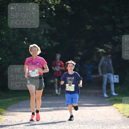 22.09.2024 - 32. Volkslauf durch das schöne Alstertal Dr. Thomas Lammeyer http://msf.ph/oto/7110544 22.09.2024 10:51:11 Laufen 4087, 4088 meine-sportfotos.de