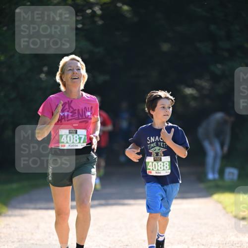 22.09.2024 - 32. Volkslauf durch das schöne Alstertal Dr. Thomas Lammeyer http://msf.ph/oto/7110595 22.09.2024 10:51:13 Laufen 4087, 4088 meine-sportfotos.de