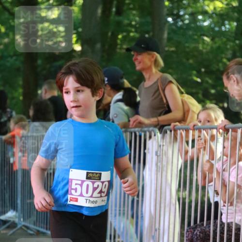 22.09.2024 - 32. Volkslauf durch das schöne Alstertal H.Heesch http://msf.ph/oto/7110759 22.09.2024 10:47:54 Ziel 5029 meine-sportfotos.de