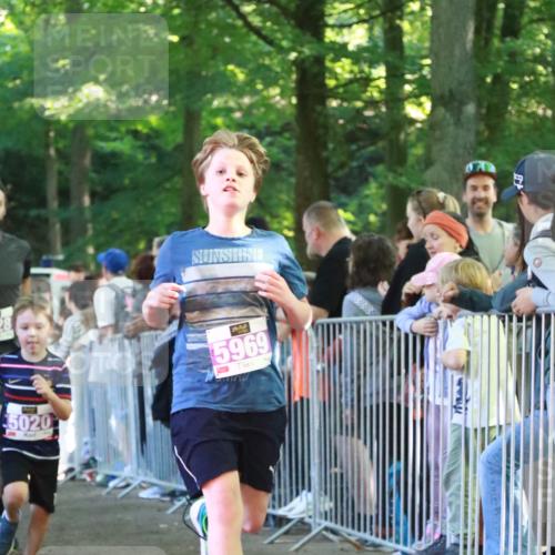 22.09.2024 - 32. Volkslauf durch das schöne Alstertal H.Heesch http://msf.ph/oto/7110858 22.09.2024 10:48:34 Ziel 5008, 5009, 5020, 5028, 5036, 5969, 5971, 5977 meine-sportfotos.de