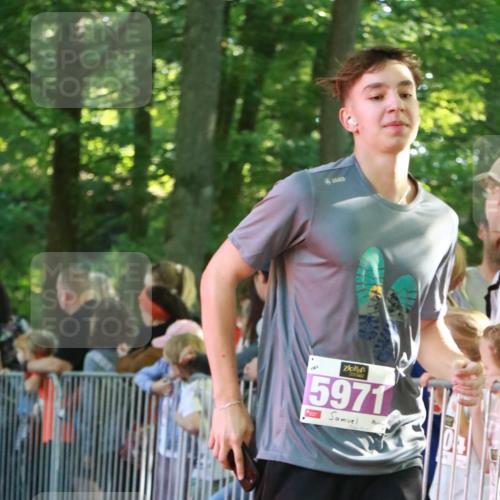 22.09.2024 - 32. Volkslauf durch das schöne Alstertal H.Heesch http://msf.ph/oto/7110897 22.09.2024 10:48:38 Ziel 5013, 5020, 5024, 5028, 5036, 5969, 5971, 5975, 5976 meine-sportfotos.de