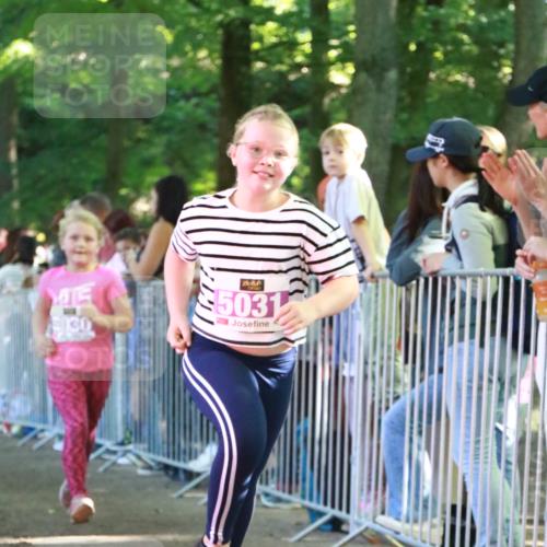 22.09.2024 - 32. Volkslauf durch das schöne Alstertal H.Heesch http://msf.ph/oto/7111049 22.09.2024 10:49:16 Ziel 5030, 5031 meine-sportfotos.de