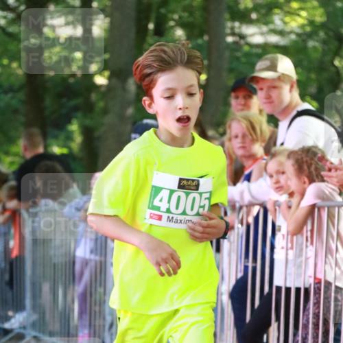 22.09.2024 - 32. Volkslauf durch das schöne Alstertal H.Heesch http://msf.ph/oto/7111169 22.09.2024 10:50:29 Ziel 4005, 4070 meine-sportfotos.de