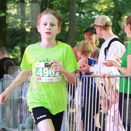 22.09.2024 - 32. Volkslauf durch das schöne Alstertal H.Heesch http://msf.ph/oto/7111340 22.09.2024 10:52:09 Ziel 4962 meine-sportfotos.de