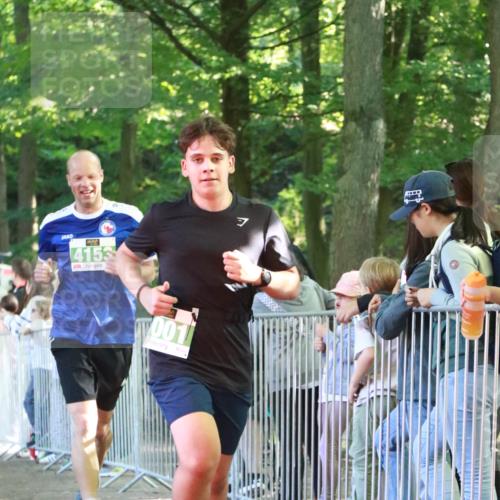 22.09.2024 - 32. Volkslauf durch das schöne Alstertal H.Heesch http://msf.ph/oto/7111373 22.09.2024 10:52:46 Ziel 4001, 4098, 4153 meine-sportfotos.de