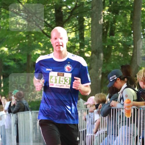 22.09.2024 - 32. Volkslauf durch das schöne Alstertal H.Heesch http://msf.ph/oto/7111391 22.09.2024 10:52:47 Ziel 4001, 4098, 4153 meine-sportfotos.de