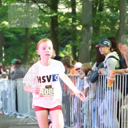 22.09.2024 - 32. Volkslauf durch das schöne Alstertal H.Heesch http://msf.ph/oto/7111414 22.09.2024 10:52:54 Ziel 4038, 4086, 4153 meine-sportfotos.de