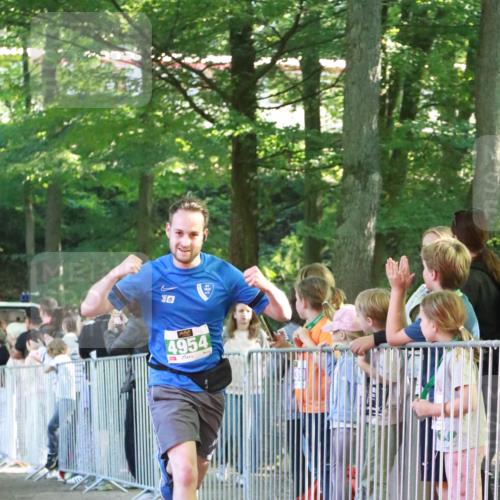 22.09.2024 - 32. Volkslauf durch das schöne Alstertal H.Heesch http://msf.ph/oto/7111548 22.09.2024 10:53:42 Ziel 4002, 4004, 4079, 4954 meine-sportfotos.de