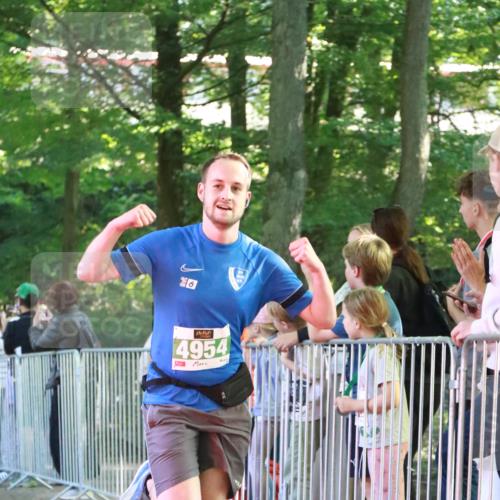 22.09.2024 - 32. Volkslauf durch das schöne Alstertal H.Heesch http://msf.ph/oto/7111560 22.09.2024 10:53:42 Ziel 4002, 4004, 4079, 4954 meine-sportfotos.de