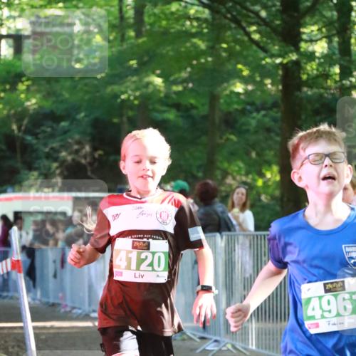 22.09.2024 - 32. Volkslauf durch das schöne Alstertal H.Heesch http://msf.ph/oto/7111621 22.09.2024 10:53:53 Ziel 4120, 4121, 4961 meine-sportfotos.de