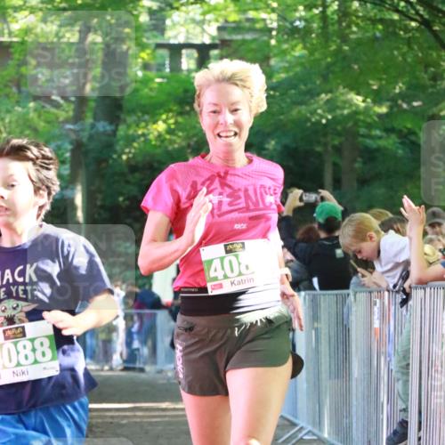 22.09.2024 - 32. Volkslauf durch das schöne Alstertal H.Heesch http://msf.ph/oto/7111797 22.09.2024 10:54:57 Ziel 4015, 4087, 4088 meine-sportfotos.de