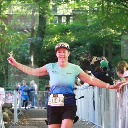 22.09.2024 - 32. Volkslauf durch das schöne Alstertal H.Heesch http://msf.ph/oto/7111818 22.09.2024 10:55:07 Ziel 4142, 4158, 4159 meine-sportfotos.de