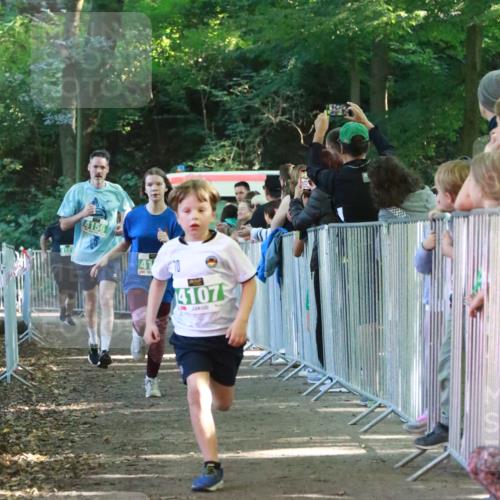 22.09.2024 - 32. Volkslauf durch das schöne Alstertal H.Heesch http://msf.ph/oto/7112390 22.09.2024 10:56:52 Ziel 4107, 4127, 4156 meine-sportfotos.de