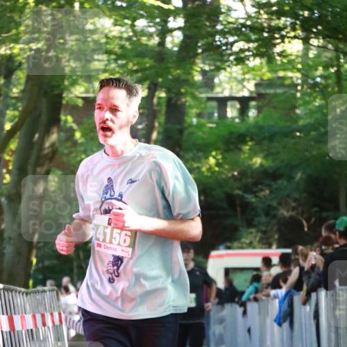 22.09.2024 - 32. Volkslauf durch das schöne Alstertal H.Heesch http://msf.ph/oto/7112516 22.09.2024 10:56:56 Ziel 4101, 4107, 4127, 4156 meine-sportfotos.de