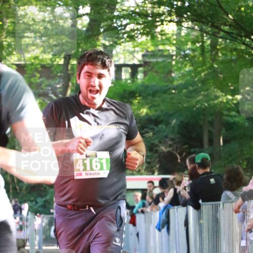 22.09.2024 - 32. Volkslauf durch das schöne Alstertal H.Heesch http://msf.ph/oto/7112651 22.09.2024 10:57:15 Ziel 4091, 4119, 4161 meine-sportfotos.de