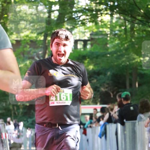 22.09.2024 - 32. Volkslauf durch das schöne Alstertal H.Heesch http://msf.ph/oto/7112659 22.09.2024 10:57:15 Ziel 4091, 4119, 4161 meine-sportfotos.de