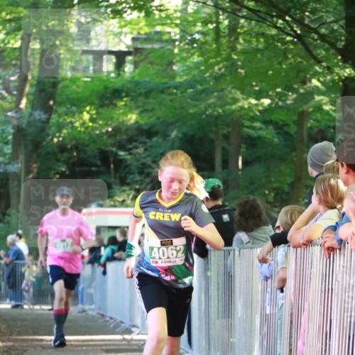 22.09.2024 - 32. Volkslauf durch das schöne Alstertal H.Heesch http://msf.ph/oto/7112810 22.09.2024 10:57:38 Ziel 4012, 4062 meine-sportfotos.de