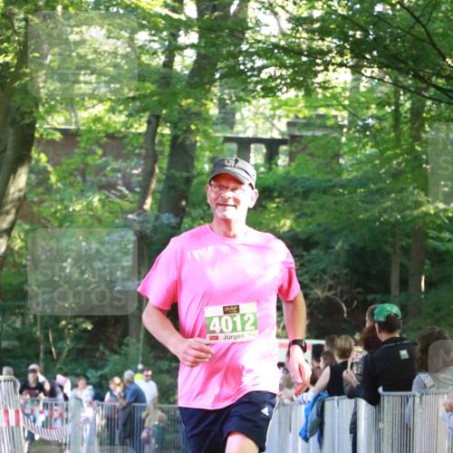 22.09.2024 - 32. Volkslauf durch das schöne Alstertal H.Heesch http://msf.ph/oto/7112859 22.09.2024 10:57:42 Ziel 4012, 4062 meine-sportfotos.de