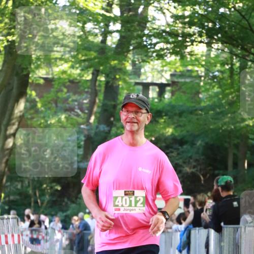 22.09.2024 - 32. Volkslauf durch das schöne Alstertal H.Heesch http://msf.ph/oto/7112869 22.09.2024 10:57:42 Ziel 4012, 4062 meine-sportfotos.de