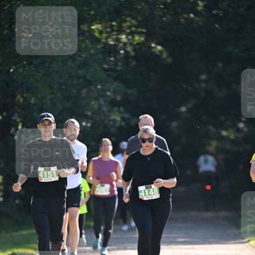 22.09.2024 - 32. Volkslauf durch das schöne Alstertal Dr. Thomas Lammeyer http://msf.ph/oto/7112898 22.09.2024 10:56:53 Laufen 4151, 4148 meine-sportfotos.de