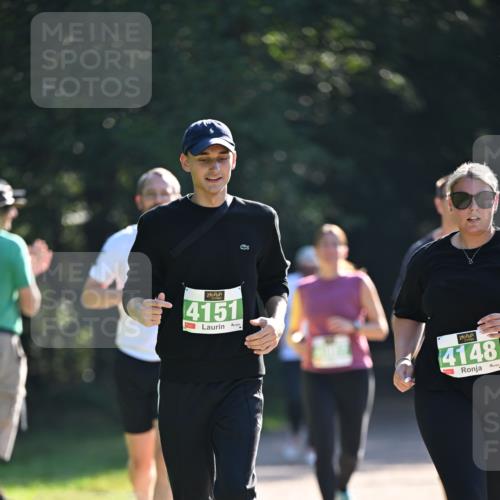 22.09.2024 - 32. Volkslauf durch das schöne Alstertal Dr. Thomas Lammeyer http://msf.ph/oto/7112960 22.09.2024 10:56:56 Laufen 4151, 4148 meine-sportfotos.de