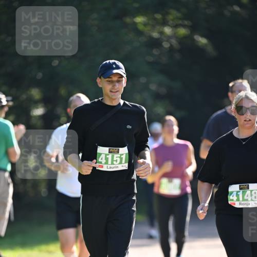22.09.2024 - 32. Volkslauf durch das schöne Alstertal Dr. Thomas Lammeyer http://msf.ph/oto/7112961 22.09.2024 10:56:56 Laufen 4151, 4148 meine-sportfotos.de
