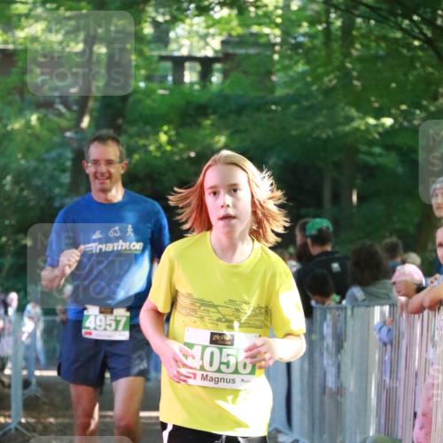 22.09.2024 - 32. Volkslauf durch das schöne Alstertal H.Heesch http://msf.ph/oto/7112976 22.09.2024 10:57:56 Ziel 4055, 4056, 4118, 4140, 4957, 4969 meine-sportfotos.de