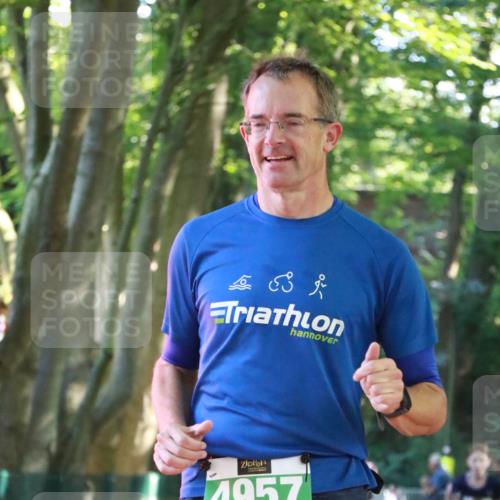 22.09.2024 - 32. Volkslauf durch das schöne Alstertal H.Heesch http://msf.ph/oto/7113001 22.09.2024 10:57:58 Ziel 4055, 4056, 4118, 4140, 4957, 4969 meine-sportfotos.de