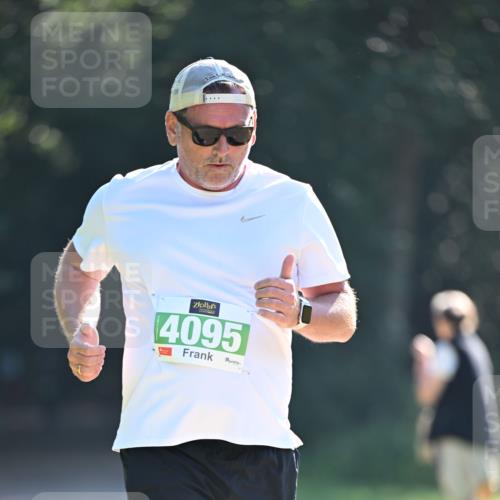 22.09.2024 - 32. Volkslauf durch das schöne Alstertal Dr. Thomas Lammeyer http://msf.ph/oto/7113047 22.09.2024 10:57:05 Laufen 4095 meine-sportfotos.de