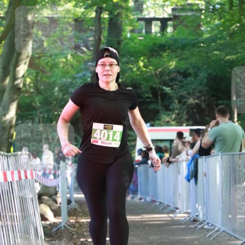 22.09.2024 - 32. Volkslauf durch das schöne Alstertal H.Heesch http://msf.ph/oto/7113537 22.09.2024 10:59:51 Ziel 4014, 4115, 4129 meine-sportfotos.de