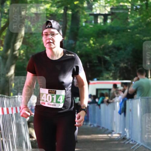 22.09.2024 - 32. Volkslauf durch das schöne Alstertal H.Heesch http://msf.ph/oto/7113568 22.09.2024 10:59:52 Ziel 4014, 4115, 4129 meine-sportfotos.de