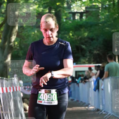 22.09.2024 - 32. Volkslauf durch das schöne Alstertal H.Heesch http://msf.ph/oto/7113686 22.09.2024 11:00:06 Ziel 4090 meine-sportfotos.de