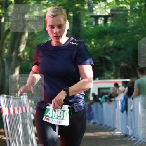 22.09.2024 - 32. Volkslauf durch das schöne Alstertal H.Heesch http://msf.ph/oto/7113698 22.09.2024 11:00:06 Ziel 4090 meine-sportfotos.de
