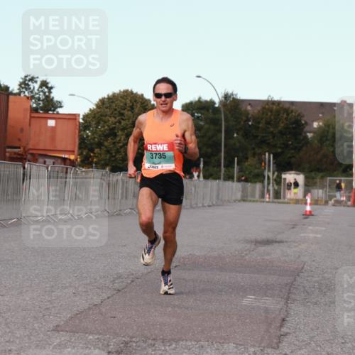 03.10.2024 - Köhlbrandbrückenlauf H.Heesch http://msf.ph/oto/7137802 03.10.2024 09:39:47 Ziel 3735 meine-sportfotos.de