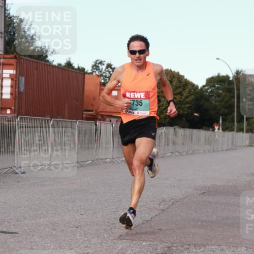 03.10.2024 - Köhlbrandbrückenlauf H.Heesch http://msf.ph/oto/7137803 03.10.2024 09:39:47 Ziel 3735 meine-sportfotos.de