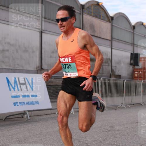 03.10.2024 - Köhlbrandbrückenlauf H.Heesch http://msf.ph/oto/7137806 03.10.2024 09:39:49 Ziel 3735 meine-sportfotos.de